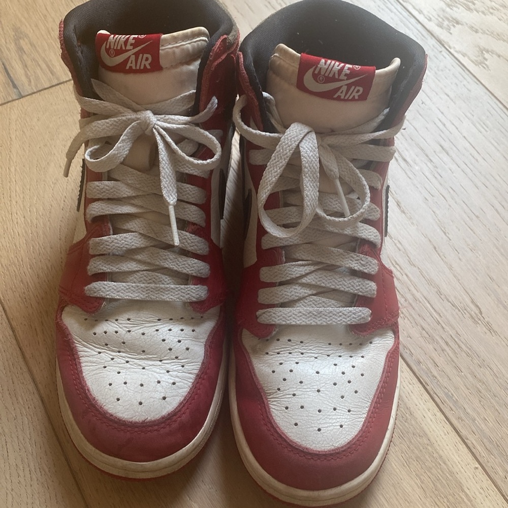 NIKE AIR JORDAN’S red, white with black swoosh - Picture 3 of 17